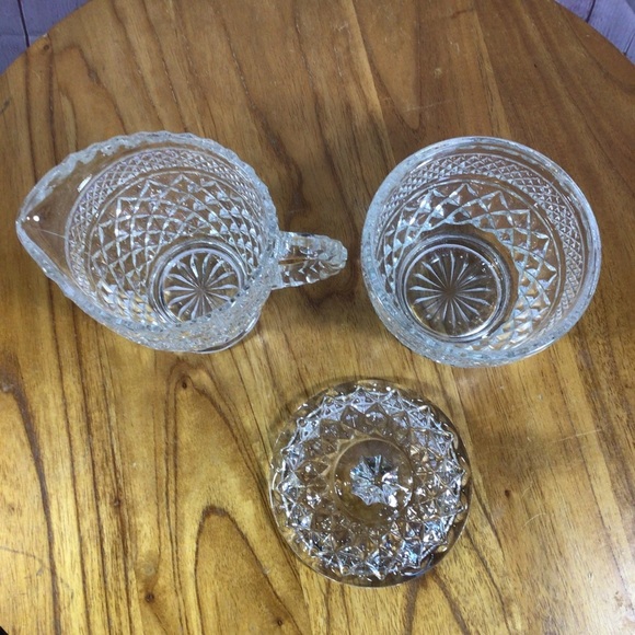 Vintage Anchor Hocking Wexford Covered Sugar and Creamer Set - Picture 6 of 9